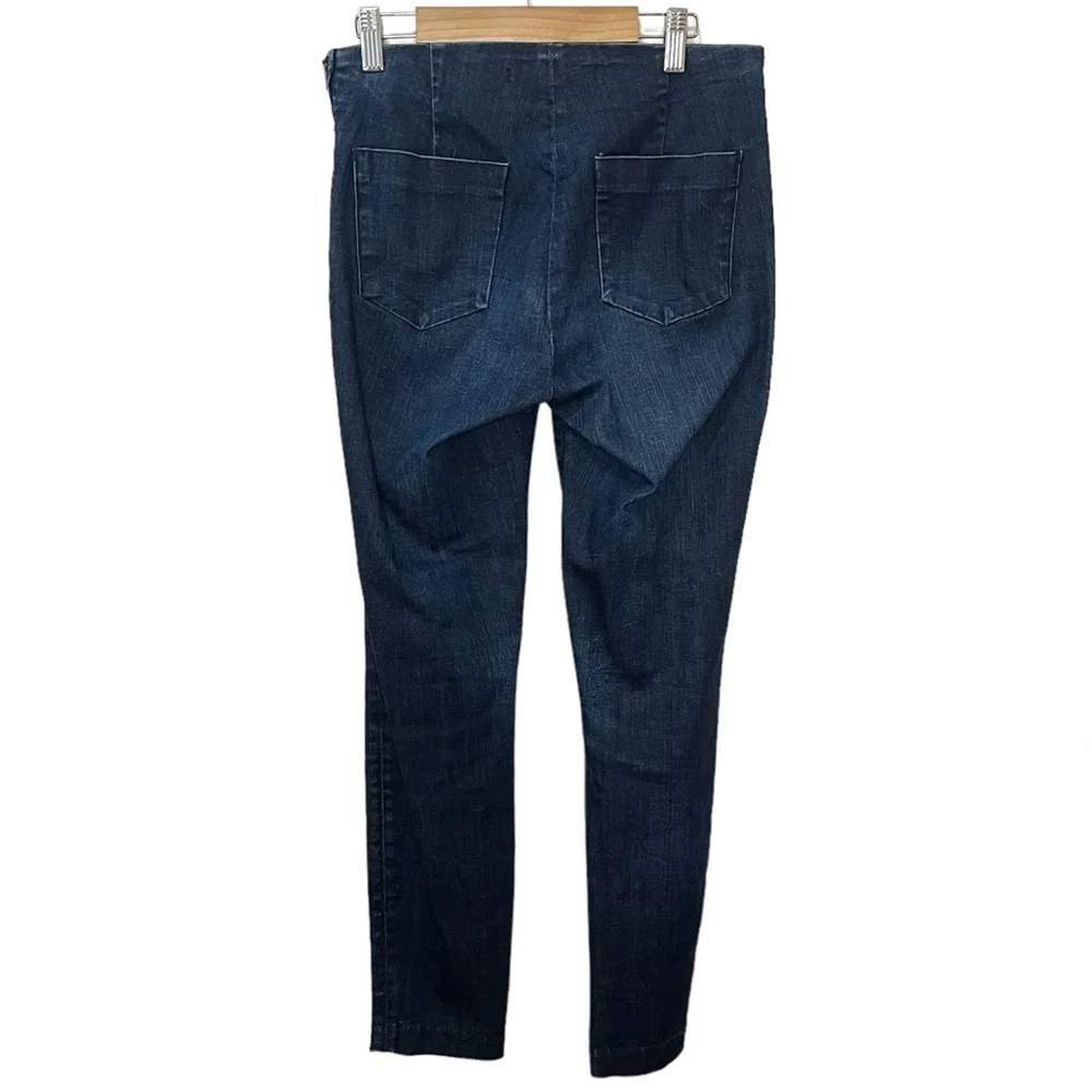 J Brand Mid-rise Zip Capri in Clean Rinse Size 27